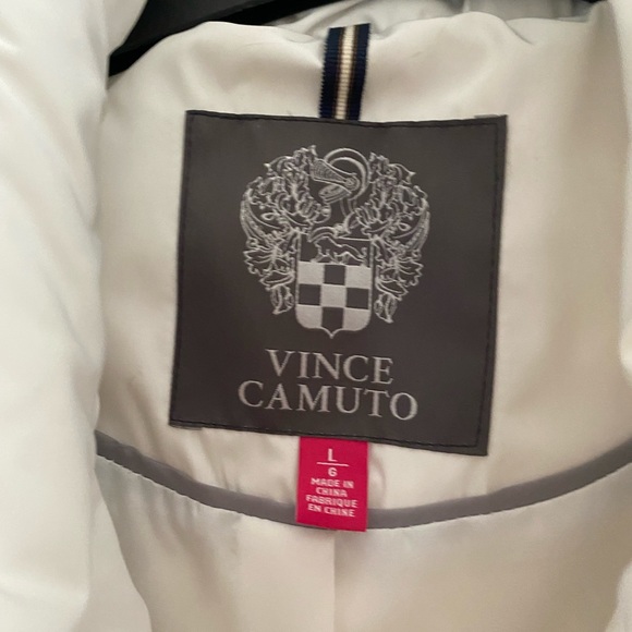 White womens parka - Picture 4 of 4